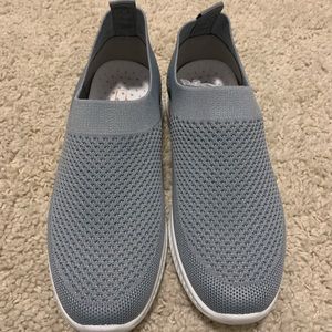 Yoki Slip-On Tennis Shoes